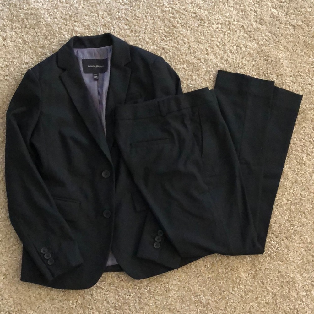 NWOT Banana Republic (washable!) Suit
